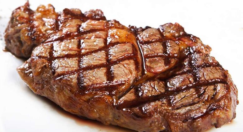 תזונה עשירה בבשר אדום, במיוחד מעובד, עשויה לקצר את תוחלת החיים (צילום: Shutterstock)