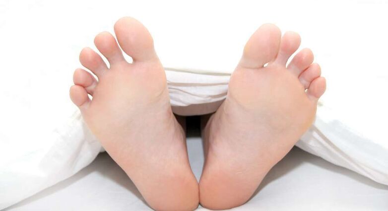 לנשים עם מיגרנות סיכון גבוה ב- 22% לתסמונת הרגליים חסרות המנוחה (צילום: Shutterstock)