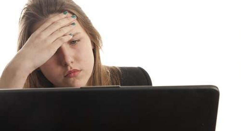 אנשים מדוכאים מתנהגים אחרת ברשת (צילום: Shutterstock)