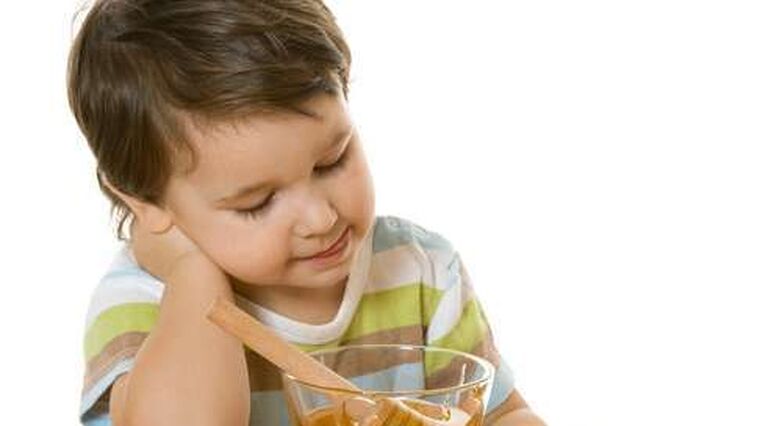 אין לתת דבש לילדים מתחת לגיל שנה (צילום: Shutterstock)