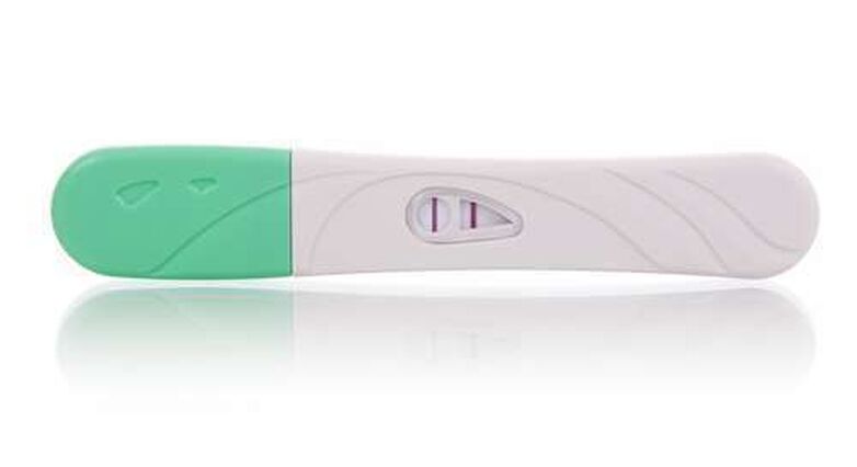 בדיקת הריון בודקת אם קיים הורמון Beta-hCG (צילום: Shutterstock)
