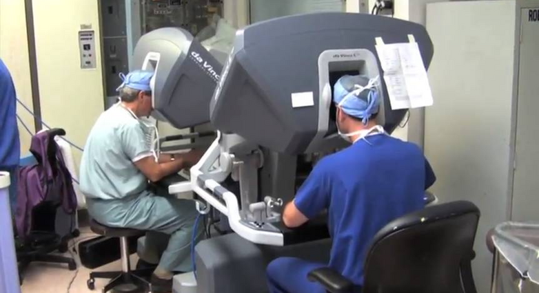 גיימרים ערוכים היטב לבצע ניתוחים בסימולאטורים (צילום: אוניברסיטת UTMB)