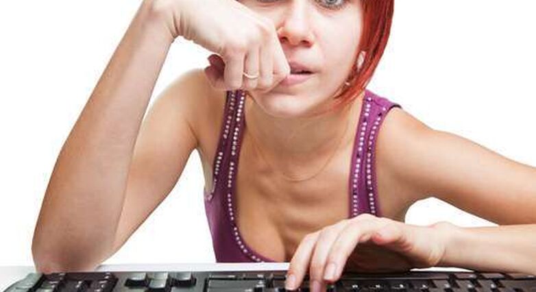 מכורים לאינטרנט סבלו מירידה במצב הרוח לאחר שהפסיקו לגלוש (צילום: Shutterstock)