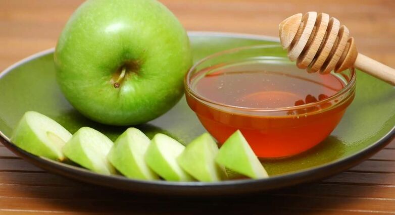 קלפו את התפוח וותרו על גרגירי הרימון (צילום: Shutterstock)