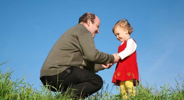 לילדים עם אבות שמנים סיכון מוגבר להשמנה (צילום: Shutterstock)