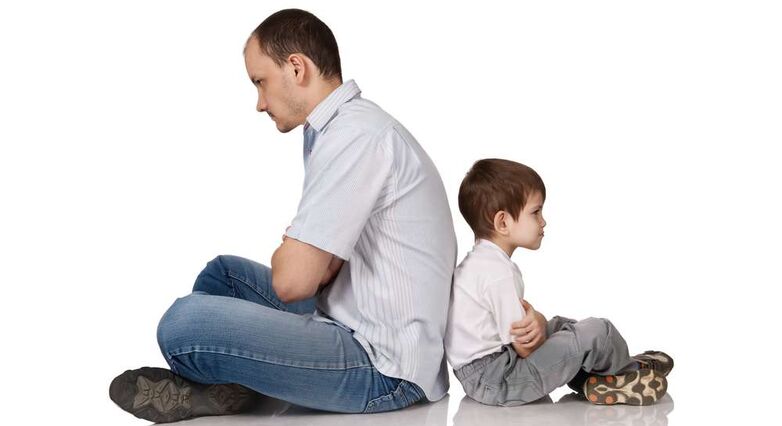 מצבו הנפשי של האב משפיע על הסיכון לבעיות התנהגותיות ורגשיות אצל הילד (צילום: Shutterstock)