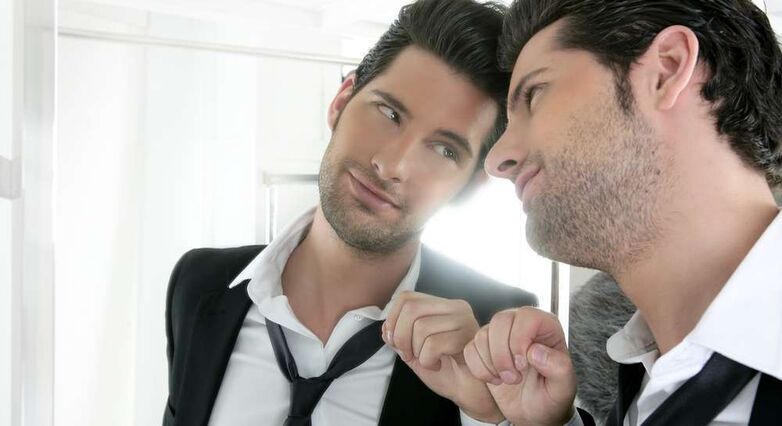 אהבה עצמית עלולה לפגוע בליבם של גברים (צילום: Shutterstock)