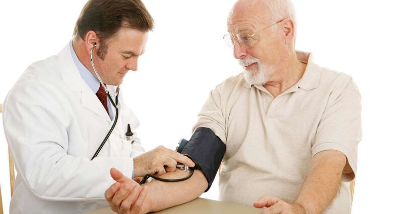 רופאים צריכים למדוד את לחץ הדם בשתי הידיים כנורמה (צילום: Shutterstock)