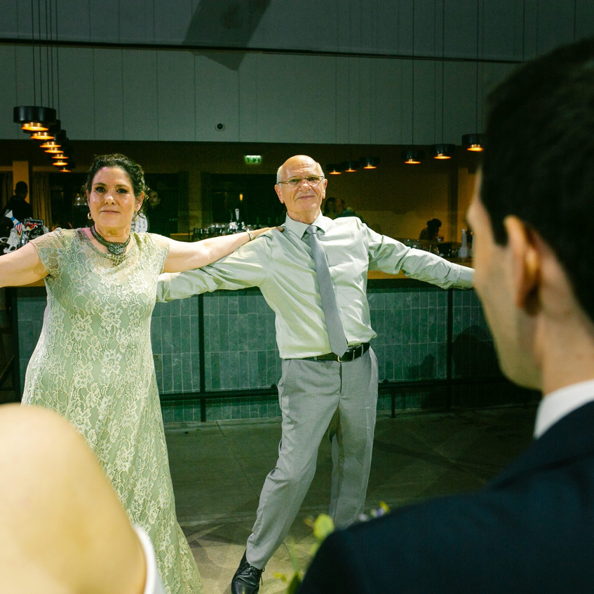 ריקוד בחתונה של בני