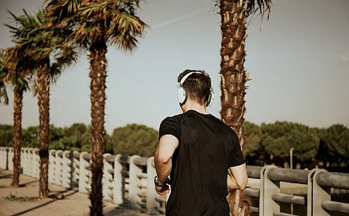 מרגישים את הקצב: הפלייליסט הנכון משפר פעילות גופנית (צילום: Shutterstock) מרגישים את הקצב: הפלייליסט הנכון משפר פעילות גופנית (צילום: Shutterstock)