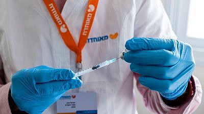 החיסון לשפעת במאוחדת. צילום: טל שחר החיסון לשפעת במאוחדת. צילום: טל שחר