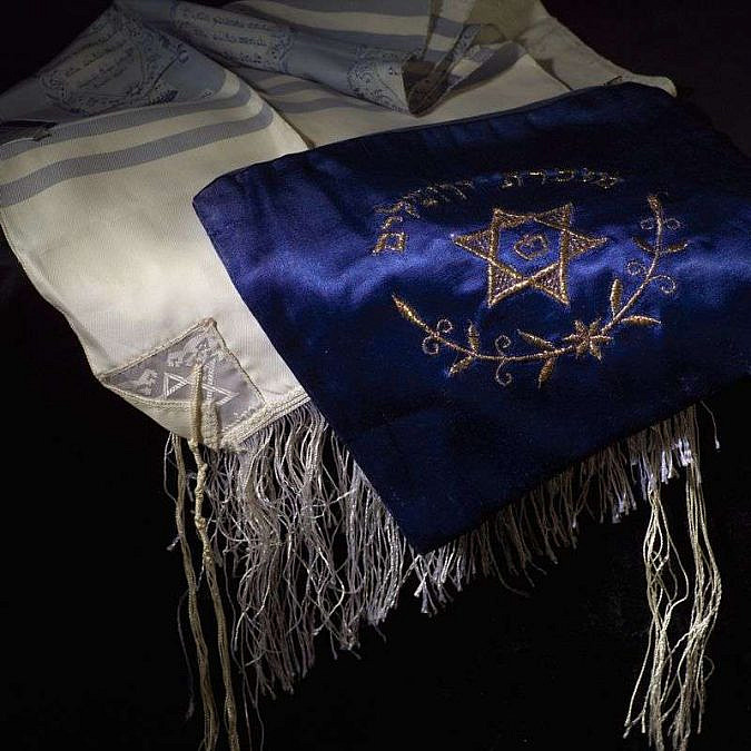 מחשבות על אלוהים מעוררות תחושה של  סדר ביקום שמסביר אירועים שנראים רנדומאליים, ולכן הן מצמצמות את תחושת המצוקה (צילום: אתר panthermedia)