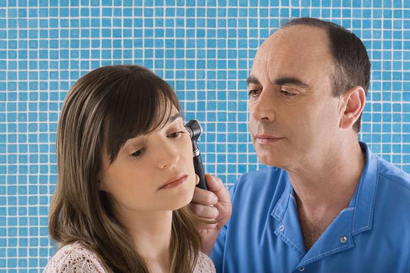 בני נוער החשופים לעישון פסיבי נמצאים בסיכון גבוה פי 1.67 לזיהומים חוזרים באוזניים (צילום: panthermedia)
