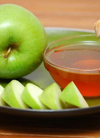 קלפו את התפוח וותרו על גרגירי הרימון (צילום: Shutterstock) קלפו את התפוח וותרו על גרגירי הרימון (צילום: Shutterstock)