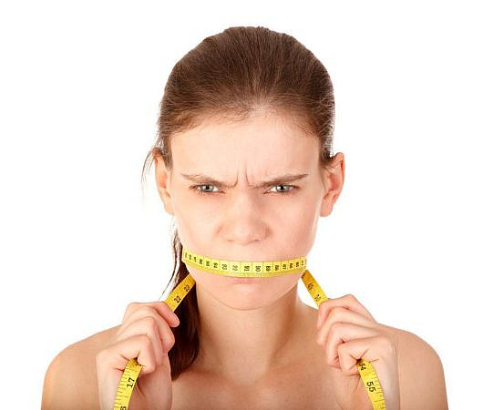 הפרעות אכילה נקשרו למחסור בקבנואידים – חומרים במוח שהשפעתם דומה לשל מריחואנה (צילום: Shutterstock)